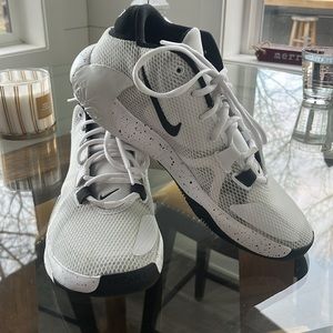 Nike Bball Shoe: I Am My Fathers Legacy;Freak 1;Giannis Antetokounmpo Shoe White
